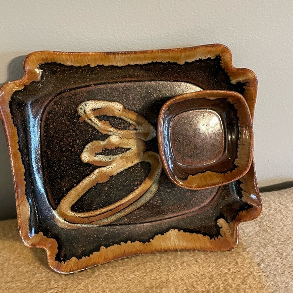 Signed Pottery Tray with Dip Bowl attached - Picture 3 of 5